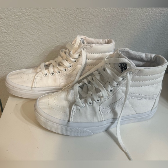 Vans Classic White Canvas High-Tops - Picture 1 of 2